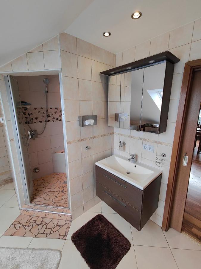 Komfort Ferienwohnung Biene Saarbrücken Esterno foto